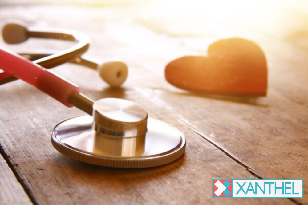 cholesterol deposits around eyelids